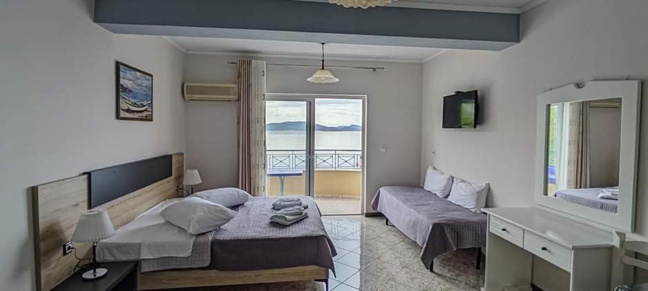 Hotel Klironomi Sarande Bilik gambar