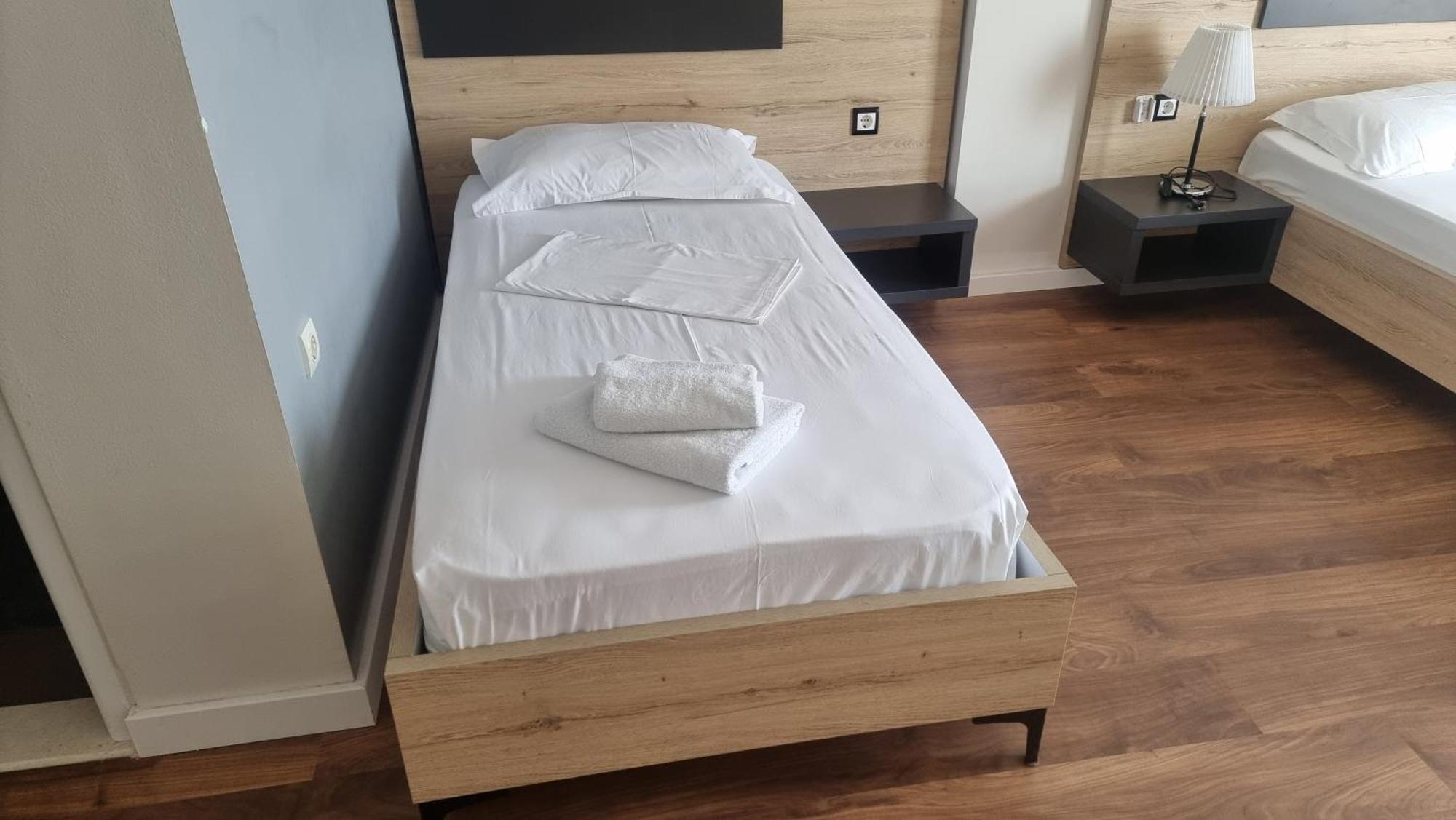 Hotel Klironomi Sarande Bilik gambar